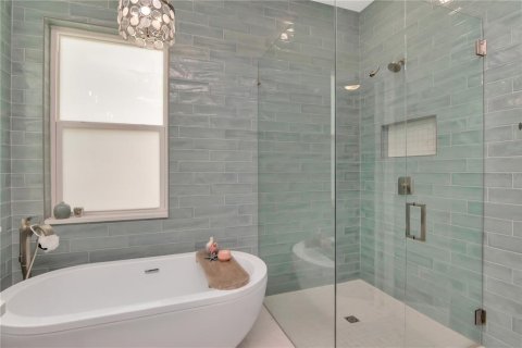 Casa en venta en Apollo Beach, Florida, 4 dormitorios, 243.4 m2 № 1846973 - foto 18