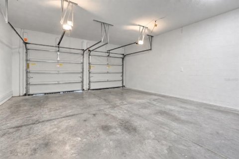 House in Windermere, Florida 4 bedrooms, 248.98 sq.m. № 2395646 - photo 29