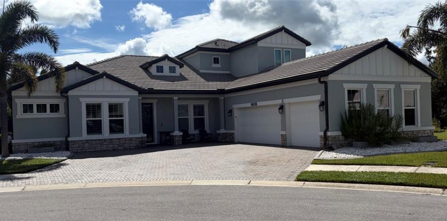House in Sarasota, Florida 5 bedrooms, 333.89 sq.m. № 2344668