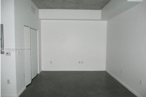 Condominio en alquiler en Miami, Florida, 1 dormitorio, 58.71 m2 № 1953333 - foto 6