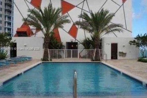Condominio en alquiler en Miami, Florida, 1 dormitorio, 58.71 m2 № 1953333 - foto 18