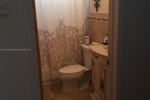 Casa en venta en Miami, Florida, 3 dormitorios, 86.4 m2 № 1951435 - foto 9