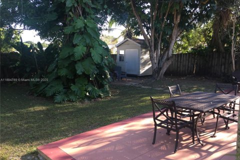 Casa en venta en Miami, Florida, 3 dormitorios, 86.4 m2 № 1951435 - foto 11