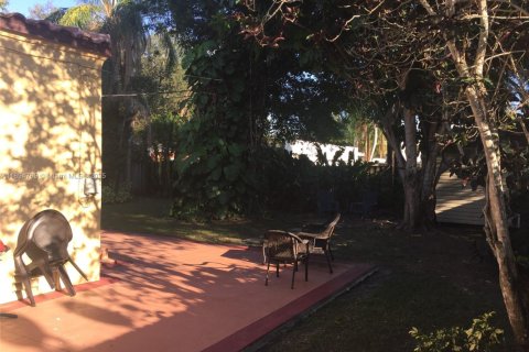 Casa en venta en Miami, Florida, 3 dormitorios, 86.4 m2 № 1951435 - foto 16