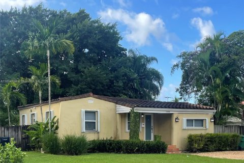 Casa en venta en Miami, Florida, 3 dormitorios, 86.4 m2 № 1951435 - foto 1