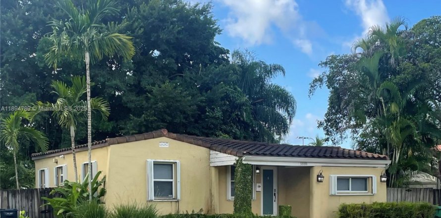 Casa en Miami, Florida 3 dormitorios, 86.4 m2 № 1951435
