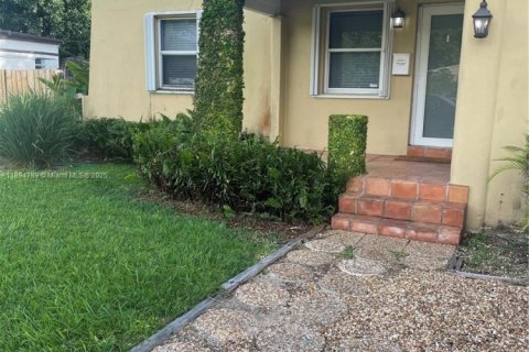 Casa en venta en Miami, Florida, 3 dormitorios, 86.4 m2 № 1951435 - foto 15