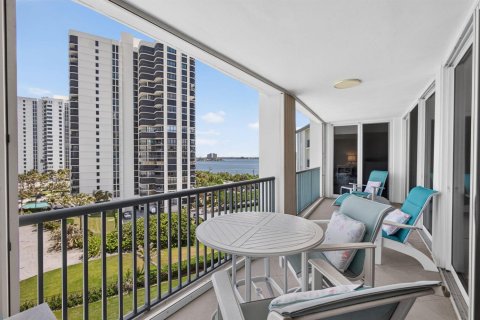 Condominio en venta en Riviera Beach, Florida, 2 dormitorios, 139.35 m2 № 2334917 - foto 28