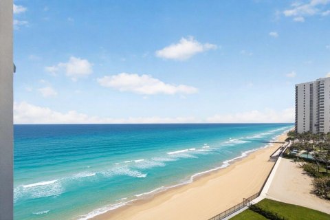 Condominio en venta en Riviera Beach, Florida, 2 dormitorios, 139.35 m2 № 2334917 - foto 3