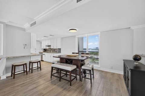 Condominio en venta en Riviera Beach, Florida, 2 dormitorios, 139.35 m2 № 2334917 - foto 11