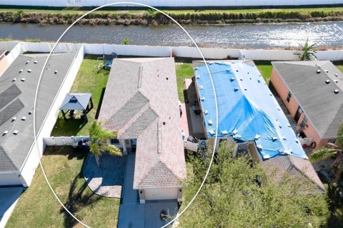 House in Palmetto, Florida 3 bedrooms, 102.19 sq.m. № 1687289 - photo 9