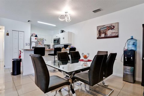 House in Palmetto, Florida 3 bedrooms, 102.19 sq.m. № 1687289 - photo 25
