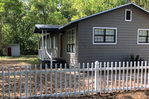 House in Micanopy, Florida 4 bedrooms, 111.48 sq.m. № 1719783 - photo 1
