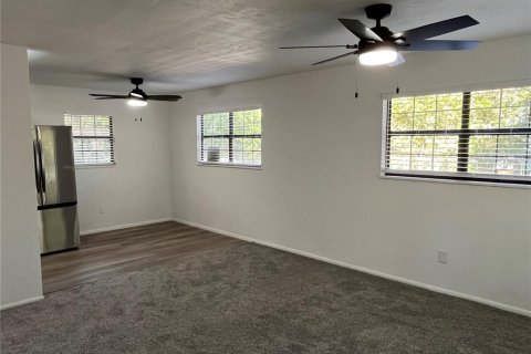 House in Micanopy, Florida 4 bedrooms, 111.48 sq.m. № 1719783 - photo 6