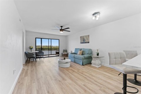 Condominio en venta en Port Richey, Florida, 2 dormitorios, 95.22 m2 № 1589694 - foto 6