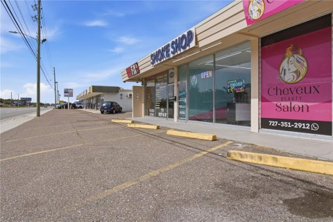 Commercial property in Largo, Florida 92.9 sq.m. № 2224671 - photo 2