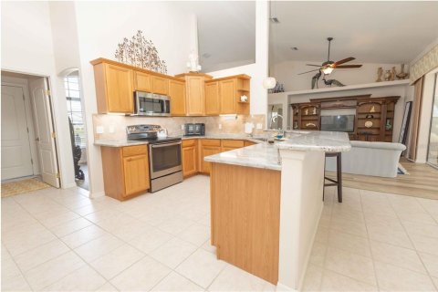 Villa ou maison à vendre à Wildwood, Floride: 3 chambres, 198.44 m2 № 2420152 - photo 11