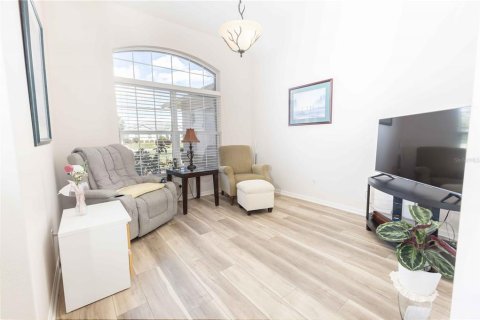 Villa ou maison à vendre à Wildwood, Floride: 3 chambres, 198.44 m2 № 2420152 - photo 8