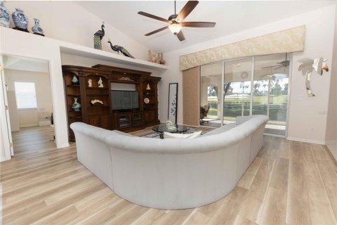 Villa ou maison à vendre à Wildwood, Floride: 3 chambres, 198.44 m2 № 2420152 - photo 5