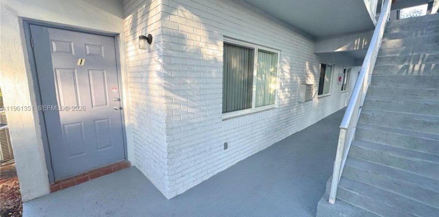 Casa en Coral Springs, Florida 3 dormitorios, 125.42 m2 № 2023234