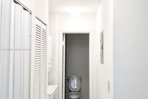 Apartment in Sunrise, Florida 1 bedroom, 51.1 sq.m. № 2040672 - photo 5