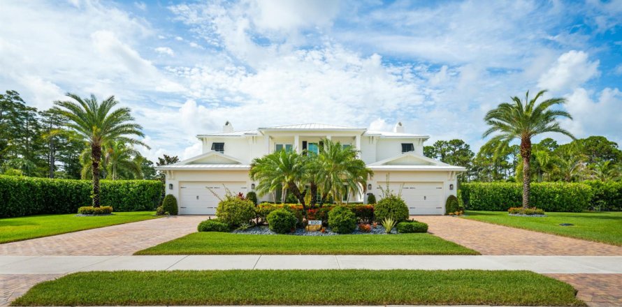 House in Jupiter, Florida 5 bedrooms, 536.32 sq.m. № 2190265