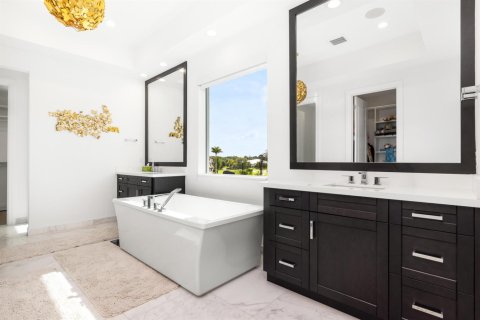 House in Jupiter, Florida 5 bedrooms, 536.32 sq.m. № 2190265 - photo 19