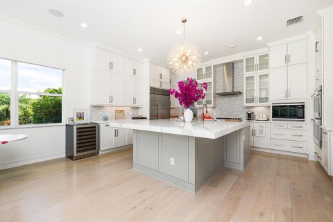 House in Jupiter, Florida 5 bedrooms, 536.32 sq.m. № 2190265 - photo 7