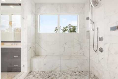 House in Jupiter, Florida 5 bedrooms, 536.32 sq.m. № 2190265 - photo 18