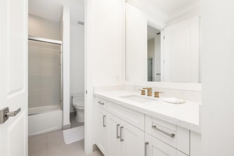 House in Jupiter, Florida 5 bedrooms, 536.32 sq.m. № 2190265 - photo 30