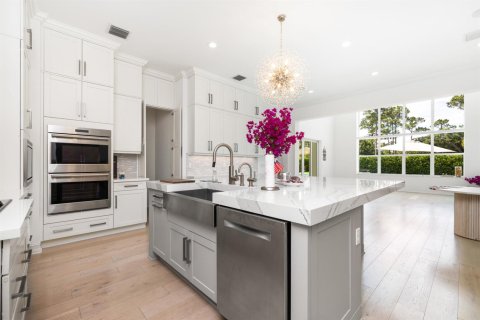 House in Jupiter, Florida 5 bedrooms, 536.32 sq.m. № 2190265 - photo 9