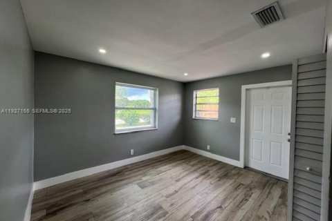 Villa ou maison à louer à Lauderhill, Floride: 2 chambres, 86.96 m2 № 1985995 - photo 17