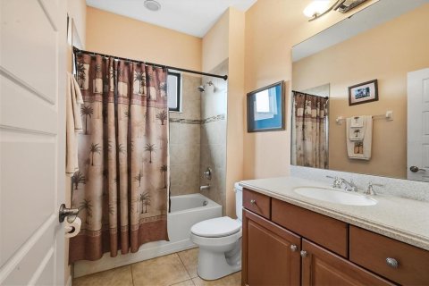House in Bradenton, Florida 4 bedrooms, 355.82 sq.m. № 2221618 - photo 26
