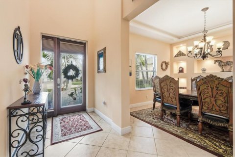 House in Bradenton, Florida 4 bedrooms, 355.82 sq.m. № 2221618 - photo 6