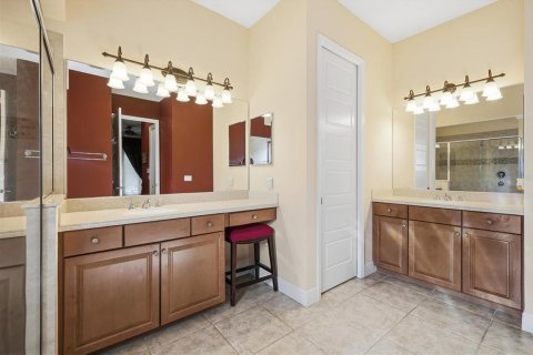 House in Bradenton, Florida 4 bedrooms, 355.82 sq.m. № 2221618 - photo 20