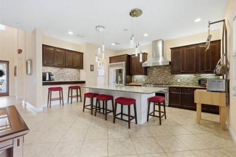 House in Bradenton, Florida 4 bedrooms, 355.82 sq.m. № 2221618 - photo 13