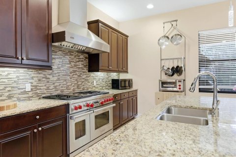 House in Bradenton, Florida 4 bedrooms, 355.82 sq.m. № 2221618 - photo 11