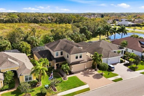House in Bradenton, Florida 4 bedrooms, 355.82 sq.m. № 2221618 - photo 4