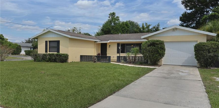 Villa ou maison à Winter Park, Floride 3 chambres, 120.31 m2 № 2430878