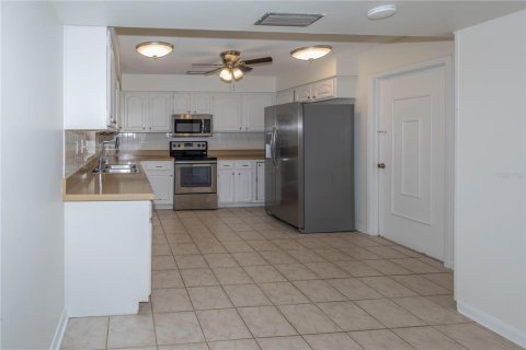 Villa ou maison à louer à Winter Park, Floride: 3 chambres, 120.31 m2 № 2430878 - photo 8