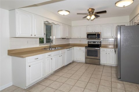 Villa ou maison à louer à Winter Park, Floride: 3 chambres, 120.31 m2 № 2430878 - photo 9