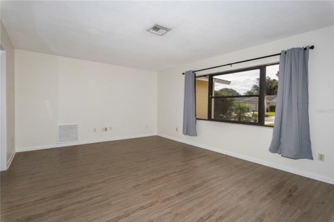 Villa ou maison à louer à Winter Park, Floride: 3 chambres, 120.31 m2 № 2430878 - photo 5