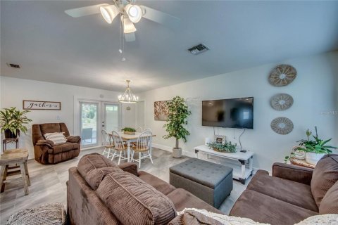 Casa en venta en Punta Gorda, Florida, 2 dormitorios, 107.67 m2 № 1852652 - foto 11