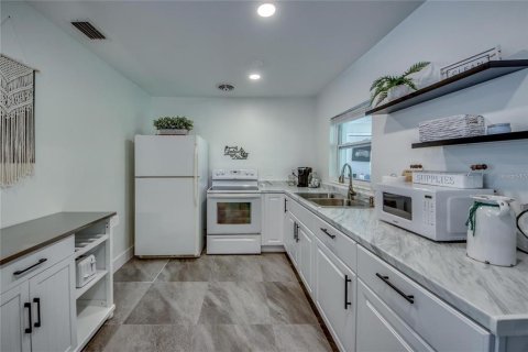 Casa en venta en Punta Gorda, Florida, 2 dormitorios, 107.67 m2 № 1852652 - foto 8