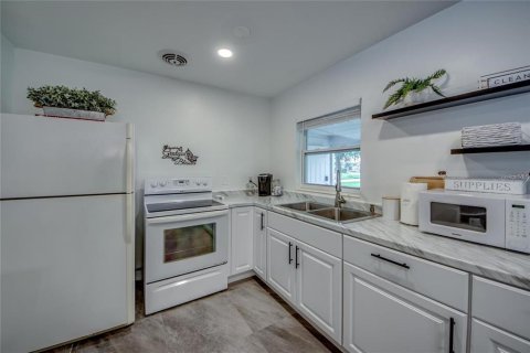 Casa en venta en Punta Gorda, Florida, 2 dormitorios, 107.67 m2 № 1852652 - foto 9