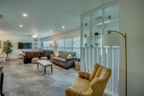 Casa en venta en Punta Gorda, Florida, 2 dormitorios, 107.67 m2 № 1852652 - foto 2