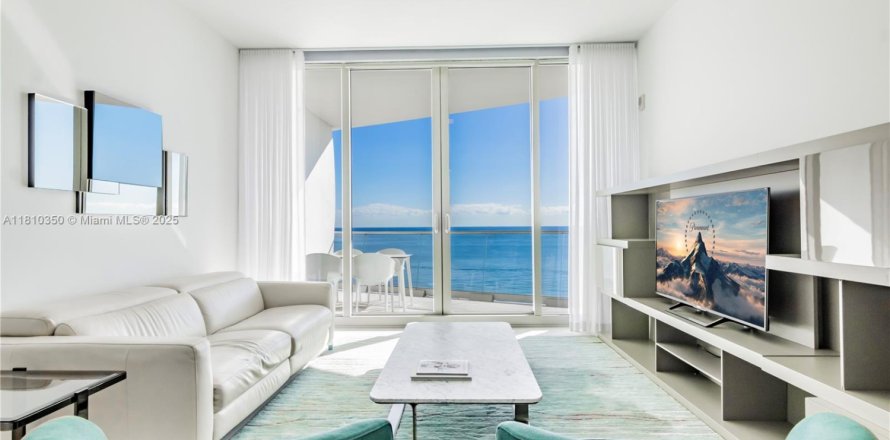 Condominio en Sunny Isles Beach, Florida, 1 dormitorio  № 1938233