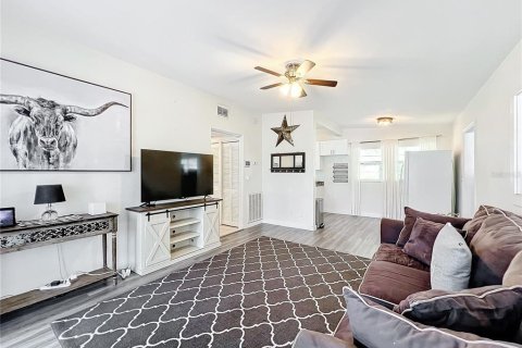 House in Lakeland, Florida 3 bedrooms, 138.42 sq.m. № 1516975 - photo 9