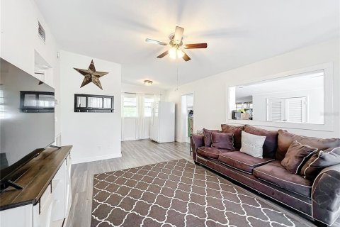 House in Lakeland, Florida 3 bedrooms, 138.42 sq.m. № 1516975 - photo 8