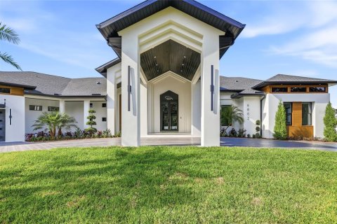 Villa ou maison à vendre à Tampa, Floride: 4 chambres, 394.46 m2 № 2144267 - photo 6